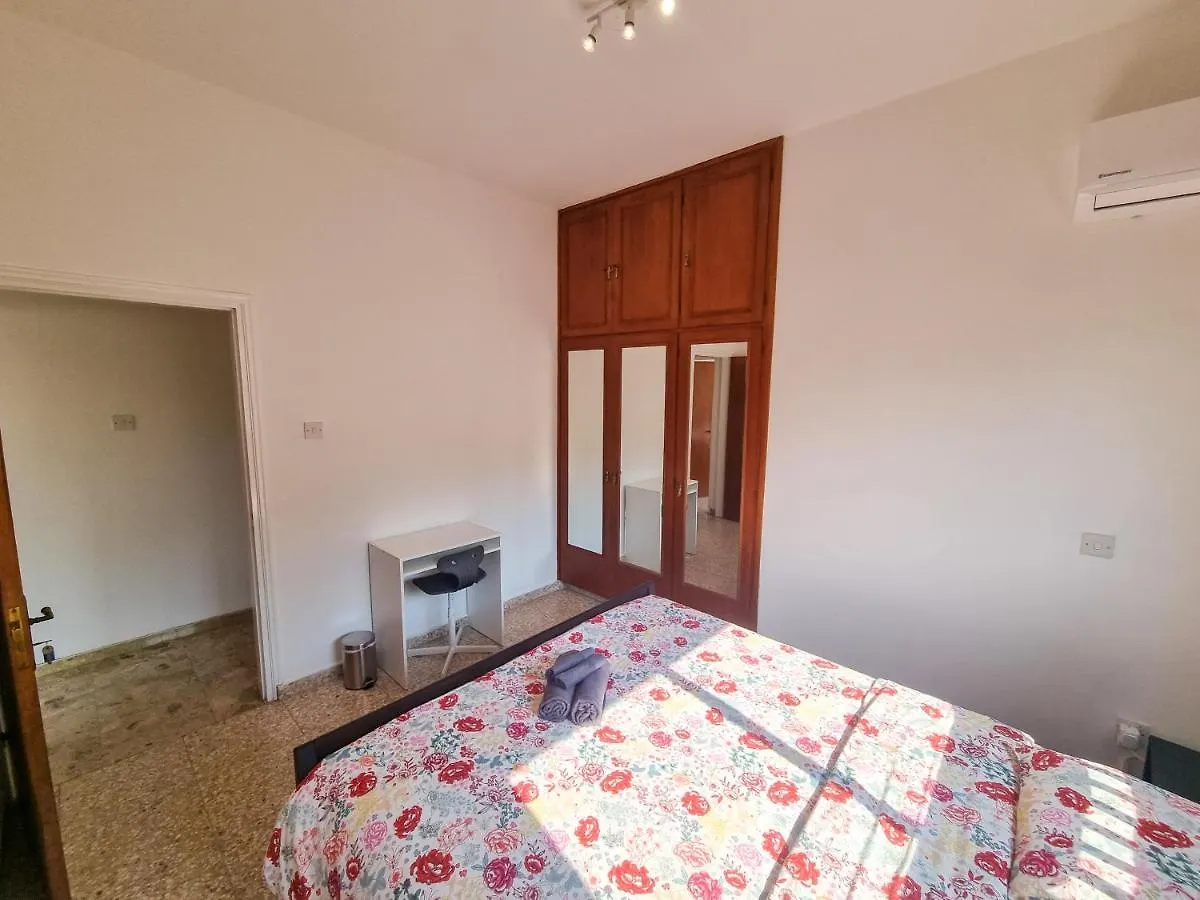 Luxury City Rooms Larnaca 0*,